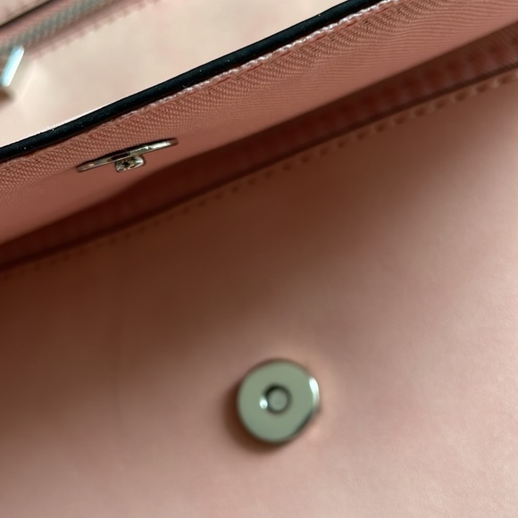 Gap backpack 🎒 great condition! Color pink ! One size - Picture 14 of 16